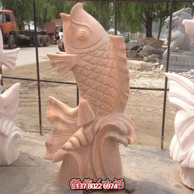 紅色晚霞，浪漫水景——精美石雕噴泉鯉魚