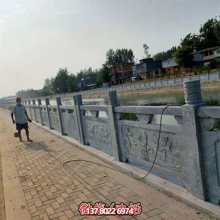 唯美的大理石欄桿雕塑，為園林景觀增添絕美風采