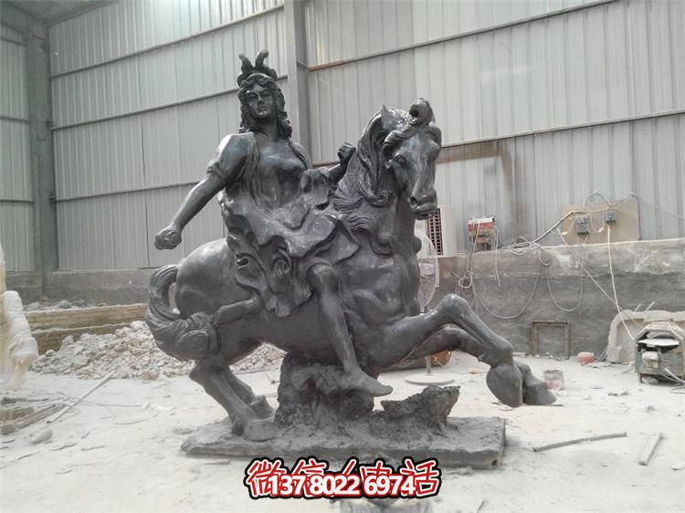 超越傳統，探索未知的玻璃鋼騎馬擺件