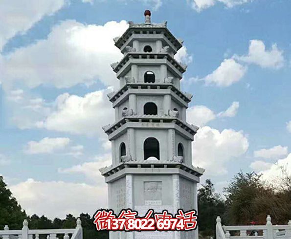精美多層大理石寶塔，見證古老寺院的美麗景觀