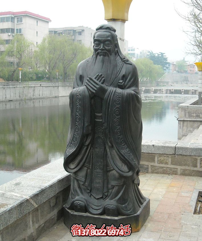歷史名人雕塑，銅像點綴湖邊公園小區